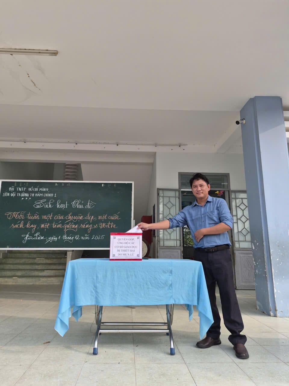 Trường Tiểu học Hàm Chính 1 quyên góp ủng hộ đồng bào vùng lũ lụt